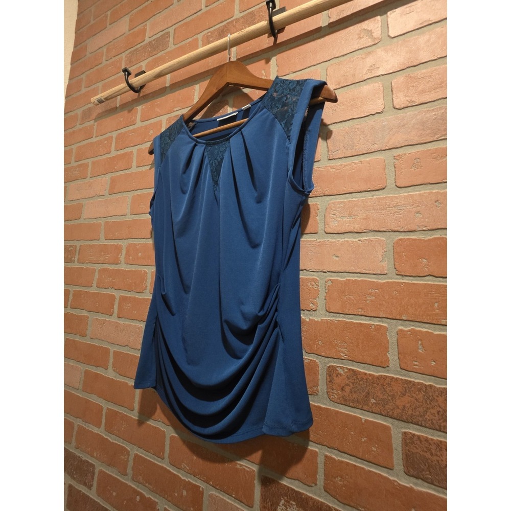 New York & Company Women's Blue Sleeveless Top stretchy M. Sku 7